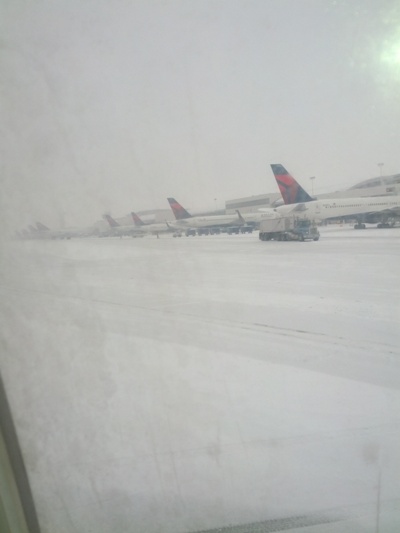 Detroit airport snow storm